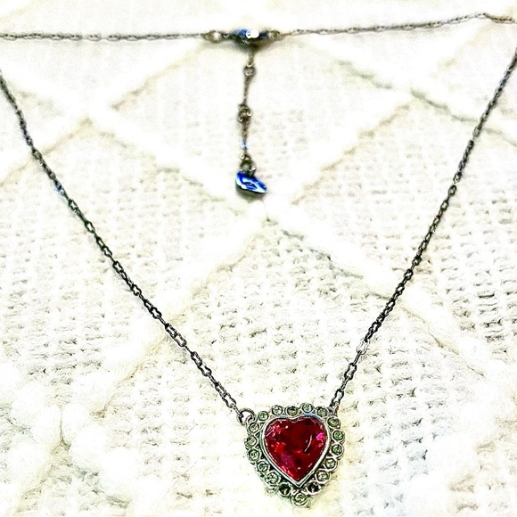 Swarovski Red Heart Crystal Necklace Mid-2000s w/ Original Box, Rhodium Chain - Picture 6 of 10